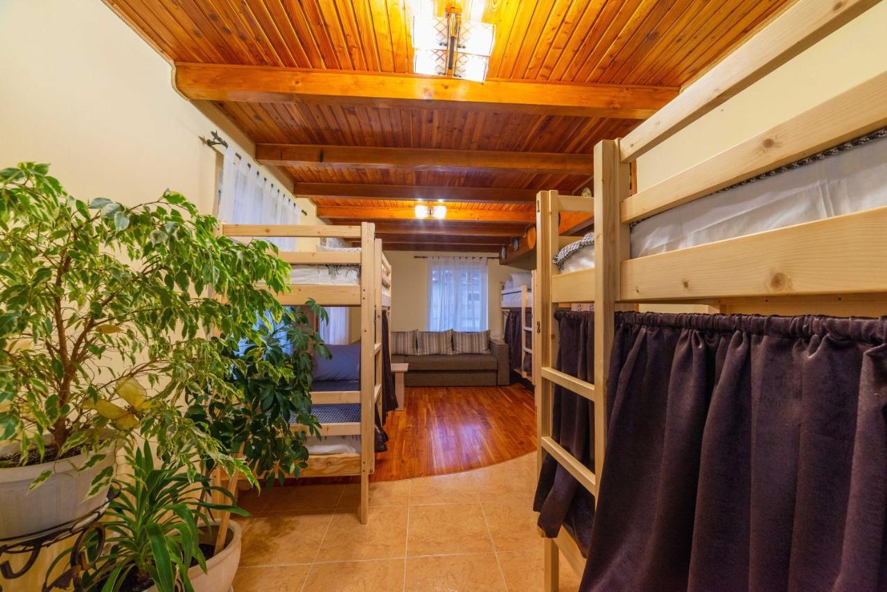 Хостел Галіція Kolomiya Exterior foto