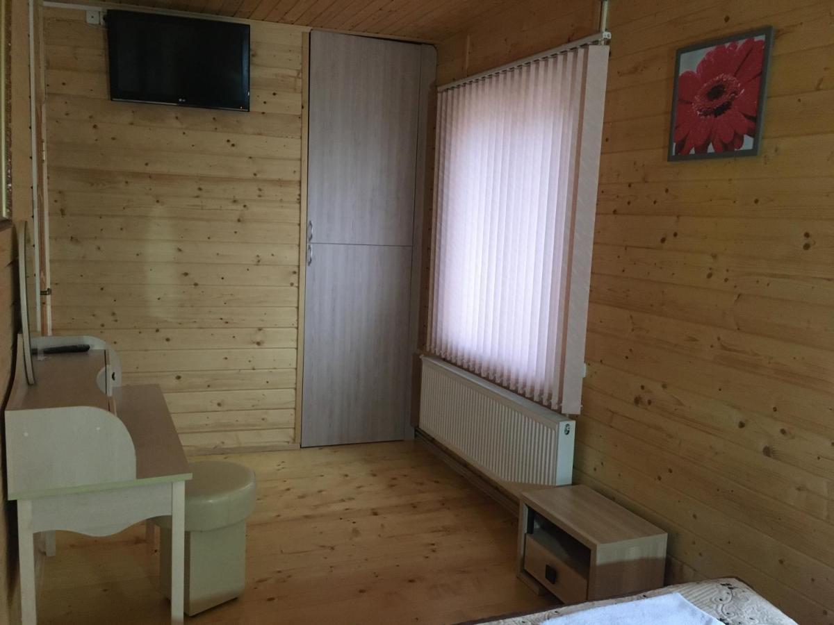 Хостел Галіція Kolomiya Exterior foto